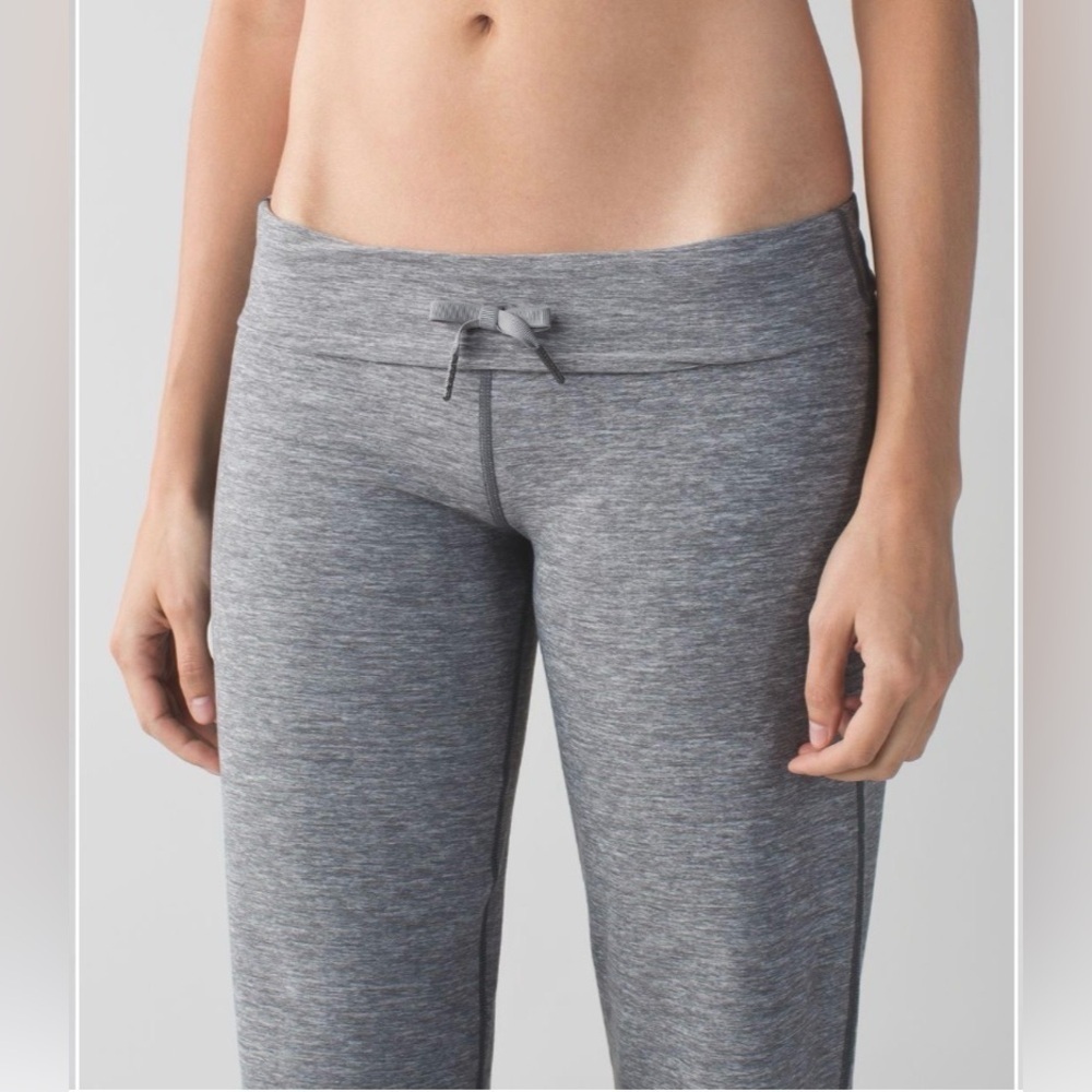 Lululemon Relaxed Fit Pant | Heathered Slate | Size 6 - Picture 6 of 12
